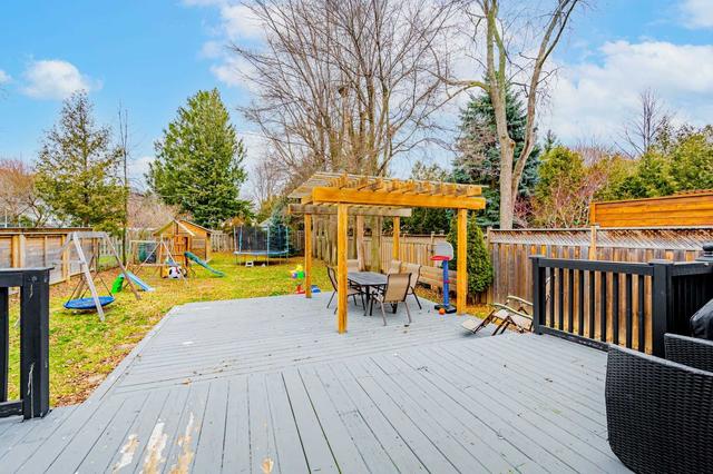 68 Parkview Hill Cres, House detached with 3 bedrooms, 3 bathrooms and 2 parking in Toronto ON | Image 26