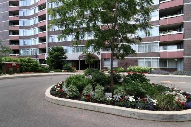 2705 - 3100 Kirwin Ave, Condo with 3 bedrooms, 2 bathrooms and 2 parking in Mississauga ON | Image 12