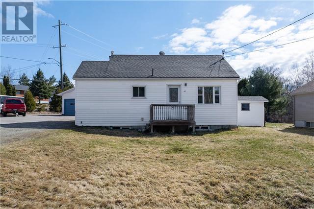 18 Moonlight Beach Road, House detached with 2 bedrooms, 1 bathrooms and null parking in Greater Sudbury ON | Image 1