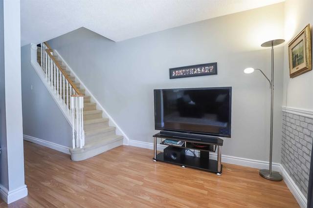 153 Aylmer Cres, House semidetached with 3 bedrooms, 2 bathrooms and 2 parking in Hamilton ON | Image 10