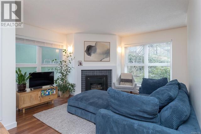 201 - 1201 Hillside Ave, Condo with 2 bedrooms, 2 bathrooms and 1 parking in Victoria BC | Image 6
