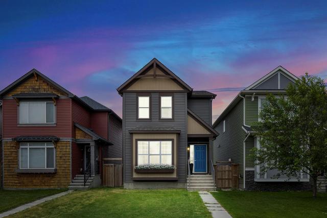 55 Autumn Crescent Se, House detached with 3 bedrooms, 2 bathrooms and 2 parking in Calgary AB | Image 2