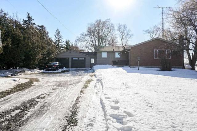 10512 Trafalgar Rd, House detached with 3 bedrooms, 3 bathrooms and 10 parking in Halton Hills ON | Image 1