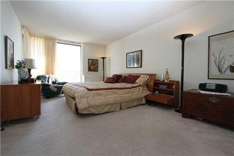 2433 - 33 Harbour Sq W, Condo with 2 bedrooms, 3 bathrooms and 1 parking in Toronto ON | Image 8