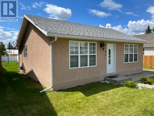 816 51 Street, House detached with 2 bedrooms, 1 bathrooms and 3 parking in Edson AB | Card Image