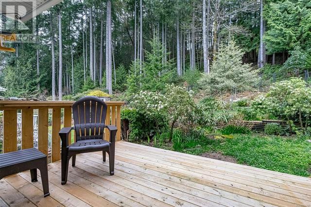 Garden and Forest view from Kitchen Deck | Image 53