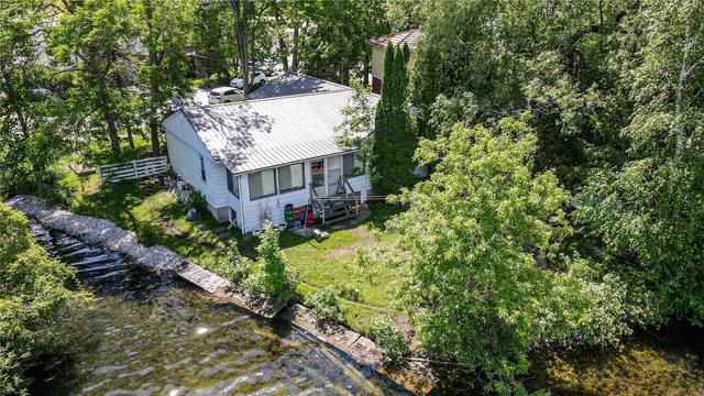 176 Cedar Island Rd, House detached with 3 bedrooms, 1 bathrooms and 3 parking in Orillia ON | Image 2