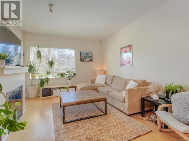 202 - 4394 West Saanich Rd, Condo with 2 bedrooms, 2 bathrooms and 1 parking in Saanich BC | Image 4