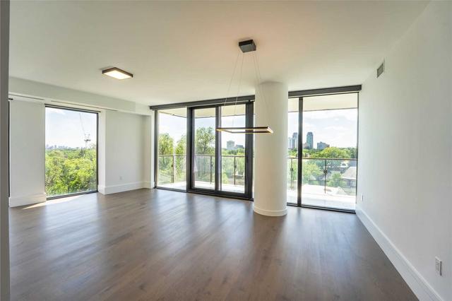 1009 - 215 Lonsdale Rd, Condo with 2 bedrooms, 2 bathrooms and 0 parking in Toronto ON | Card Image