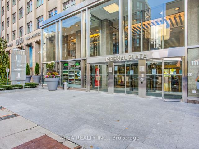931 - 111 St Clair Ave W, Condo with 1 bedrooms, 2 bathrooms and 1 parking in Toronto ON | Image 4