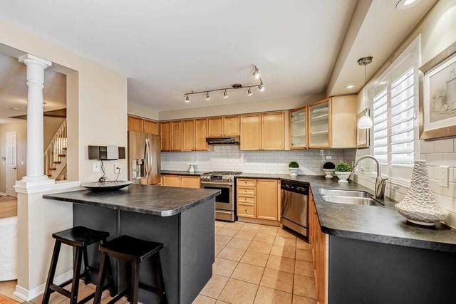 2001 Atkinson Dr, Condo with 3 bedrooms, 3 bathrooms and 2 parking in Burlington ON | Image 6