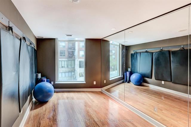611 - 8 Scollard St, Condo with 1 bedrooms, 1 bathrooms and 0 parking in Toronto ON | Image 5
