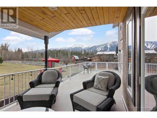 704 Moss Street, House detached with 5 bedrooms, 3 bathrooms and 6 parking in Revelstoke BC | Image 26
