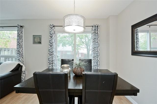 118 - 10 Bassett Blvd, Townhouse with 3 bedrooms, 2 bathrooms and 1 parking in Whitby ON | Image 8