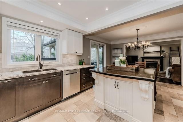 2119 Berryman Crt, House detached with 4 bedrooms, 3 bathrooms and 6 parking in Burlington ON | Image 38