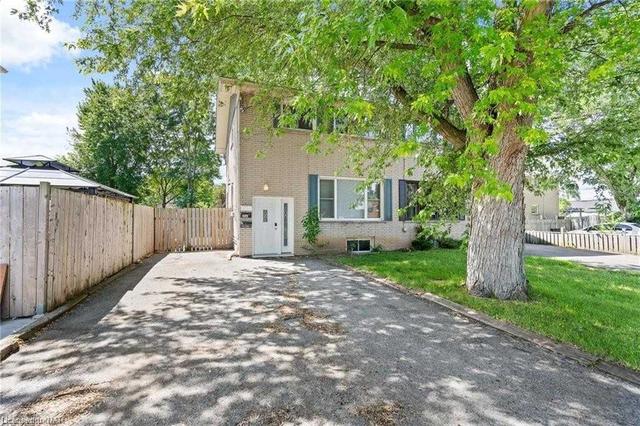 252 Scott St, House detached with 2 bedrooms, 3 bathrooms and 4 parking in St. Catharines ON | Card Image