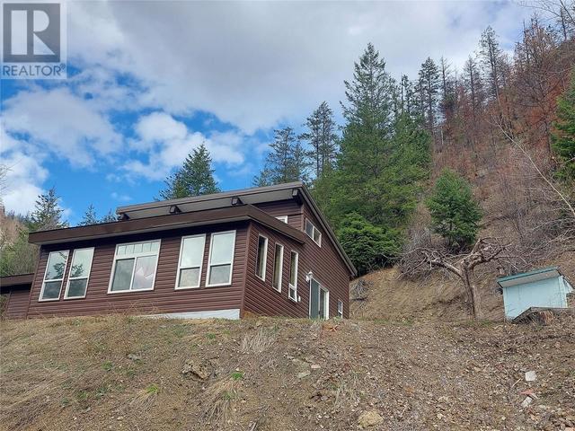 2587 Green Mountain Road, House detached with 2 bedrooms, 1 bathrooms and 5 parking in Okanagan Similkameen I BC | Image 1