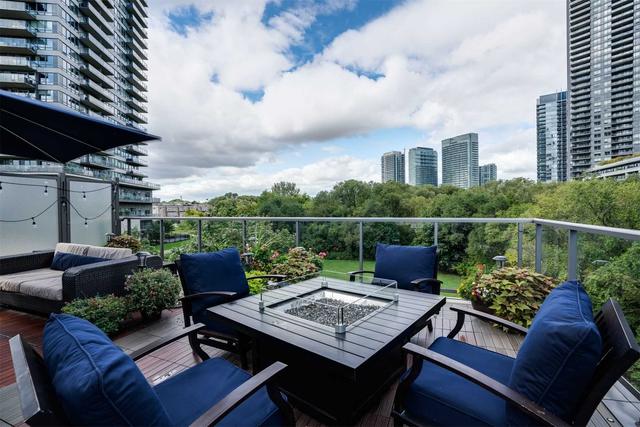 th7 - 2230 Lake Shore Blvd W, Townhouse with 2 bedrooms, 3 bathrooms and 3 parking in Toronto ON | Image 4