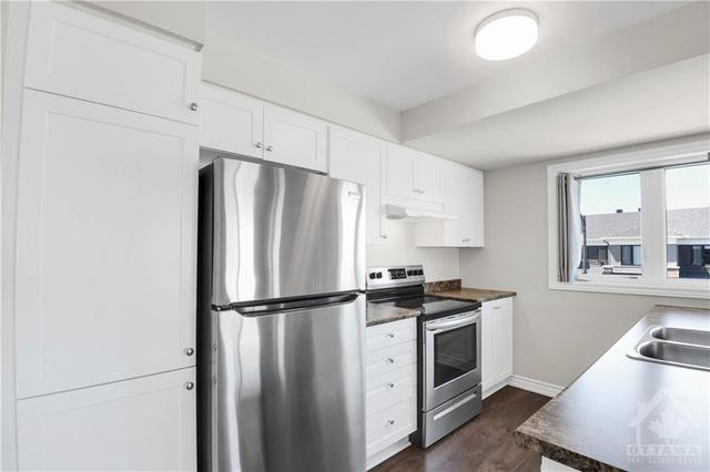 273 Zenith Private, House attached with 3 bedrooms, 2 bathrooms and 2 parking in Ottawa ON | Image 13