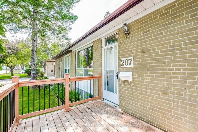 207 Beechy Dr, House semidetached with 3 bedrooms, 2 bathrooms and 4 parking in Richmond Hill ON | Image 29