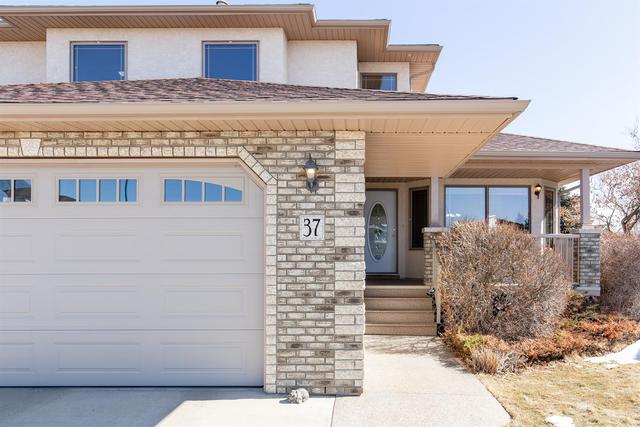 37 Stein Close Se, House detached with 6 bedrooms, 3 bathrooms and 7 parking in Medicine Hat AB | Image 2