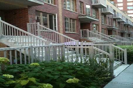 237 - 21 Ruttan St, Townhouse with 3 bedrooms, 2 bathrooms and 1 parking in Toronto ON | Image 1