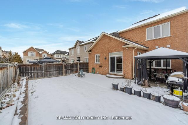 36 Quatro Cres, House detached with 4 bedrooms, 5 bathrooms and 6 parking in Brampton ON | Image 30