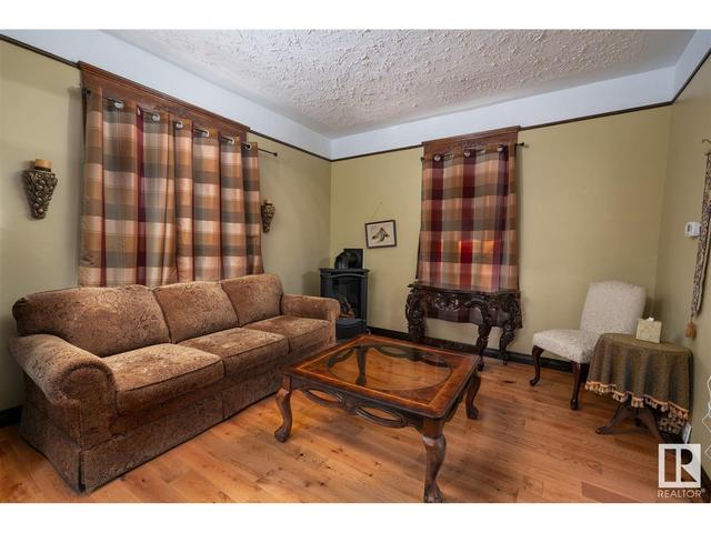 111 King St, House detached with 3 bedrooms, 2 bathrooms and null parking in Bawlf AB | Image 12