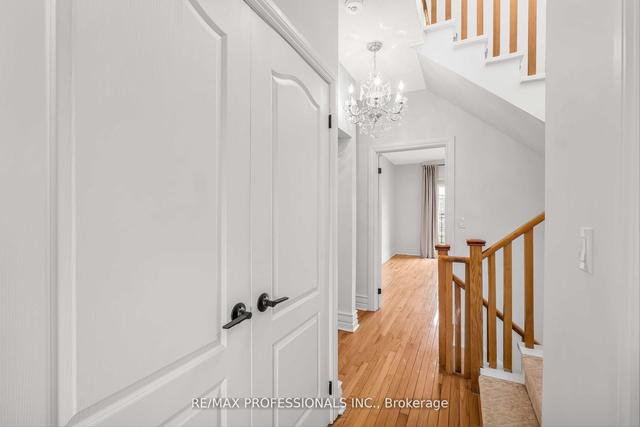 939 Queen St W, House attached with 3 bedrooms, 3 bathrooms and 1 parking in Toronto ON | Image 19