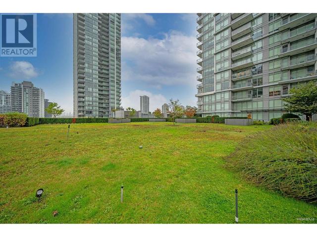 908 - 2008 Rosser Avenue, Condo with 0 bedrooms, 1 bathrooms and null parking in Burnaby BC | Image 18
