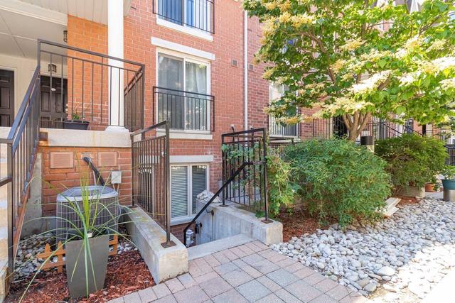 th725 - 10 Laidlaw St, Townhouse with 1 bedrooms, 1 bathrooms and 0 parking in Toronto ON | Image 11