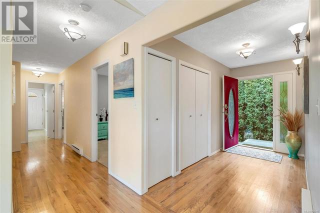 3104 Austin Ave, House detached with 3 bedrooms, 2 bathrooms and 4 parking in Saanich BC | Image 31