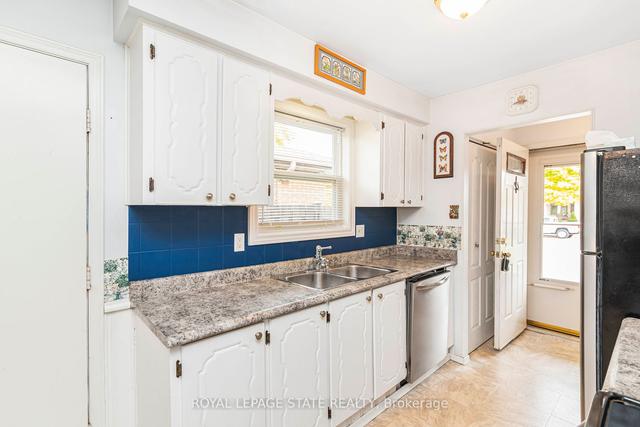 322 East 24th St, House detached with 3 bedrooms, 2 bathrooms and 2 parking in Hamilton ON | Image 9