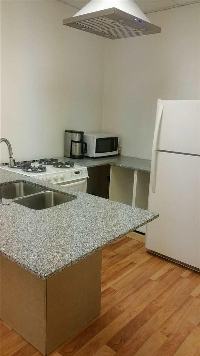 Unit #2 - 1279 Main St E, Condo with 1 bedrooms, 1 bathrooms and 1 parking in Hamilton ON | Image 2