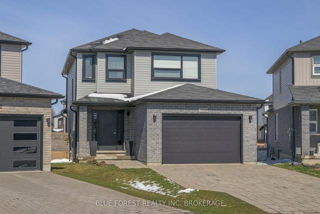 1938 Foxridge Cres, House detached with 3 bedrooms, 4 bathrooms and 5.5 parking in London ON | Image 1