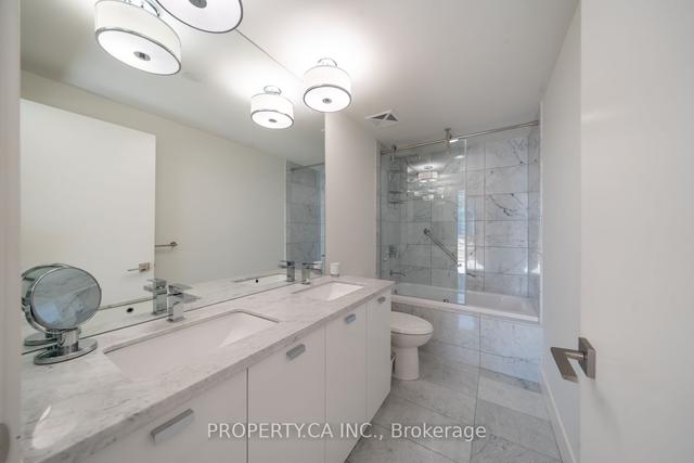 2307 - 32 Davenport Rd, Condo with 2 bedrooms, 2 bathrooms and 2 parking in Toronto ON | Image 14
