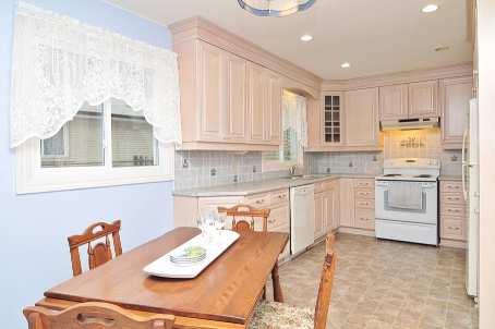 86 Keyworth Tr, House detached with 4 bedrooms, 2 bathrooms and 2 parking in Toronto ON | Image 6