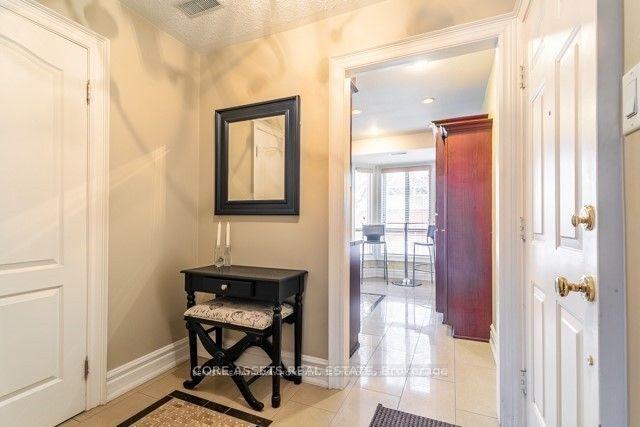 th4a - 801 King St W, Townhouse with 2 bedrooms, 3 bathrooms and 1 parking in Toronto ON | Image 2