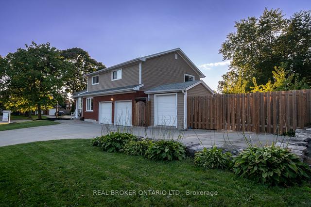 4 Forest Glen Cres, House detached with 3 bedrooms, 3 bathrooms and 6 parking in Kitchener ON | Image 27