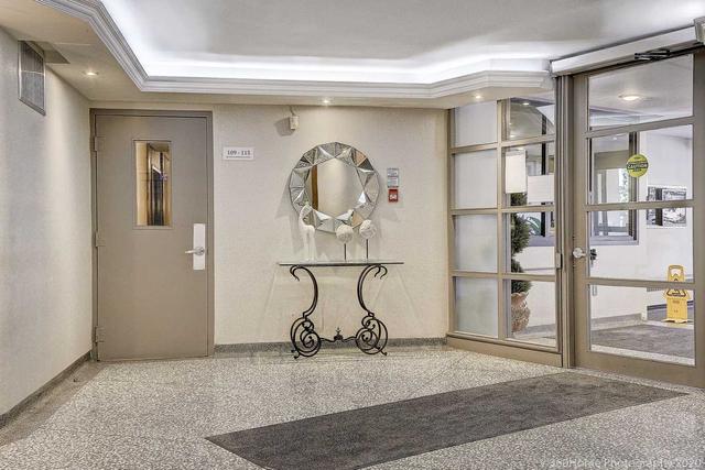 204 - 551 The West Mall, Condo with 3 bedrooms, 2 bathrooms and 1 parking in Toronto ON | Image 12