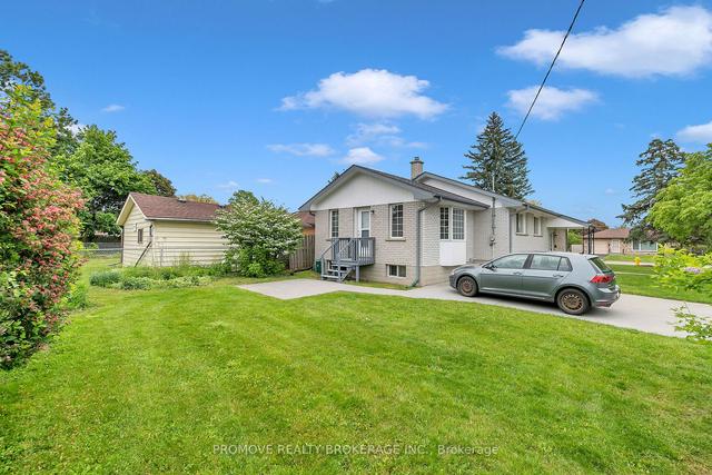 1303 Thorman Dr, House detached with 5 bedrooms, 2 bathrooms and 3 parking in Cambridge ON | Image 24