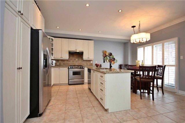 119 Woodbury Cres, House detached with 3 bedrooms, 4 bathrooms and 4 parking in Newmarket ON | Image 4