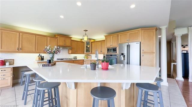 34021 Cutline Road, House detached with 5 bedrooms, 3 bathrooms and null parking in Central Huron ON | Image 2