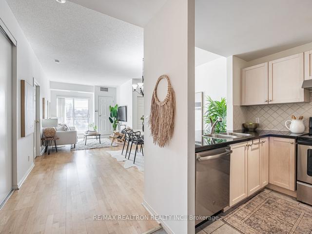 208 - 778 Sheppard Ave W, Condo with 2 bedrooms, 2 bathrooms and 1 parking in Toronto ON | Image 1