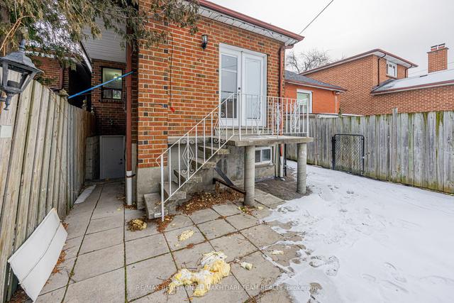 228 Robina Ave, House detached with 3 bedrooms, 2 bathrooms and 5 parking in Toronto ON | Image 18