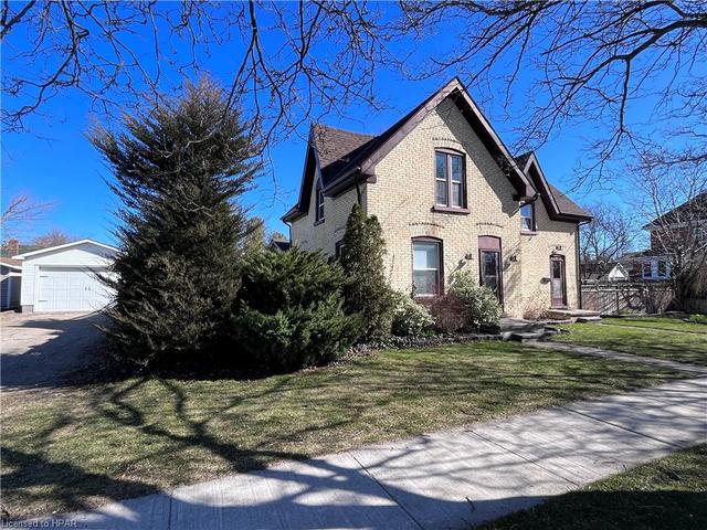 98 Elgin Avenue W, House detached with 3 bedrooms, 2 bathrooms and 6 parking in Goderich ON | Image 12