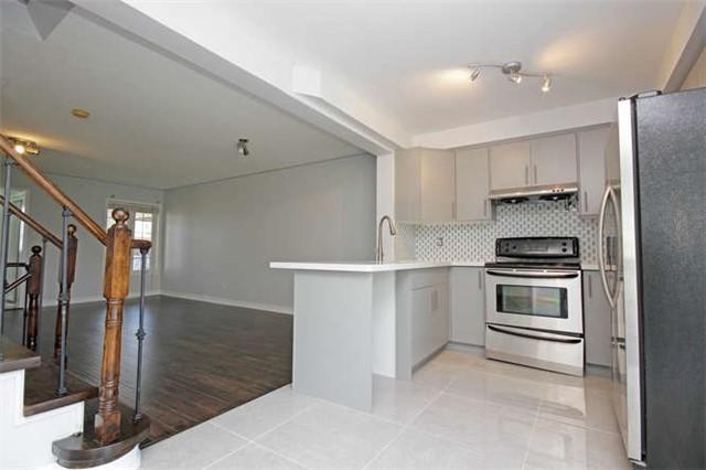 7401 Magistrate Terr, House attached with 3 bedrooms, 3 bathrooms and 3 parking in Mississauga ON | Image 9