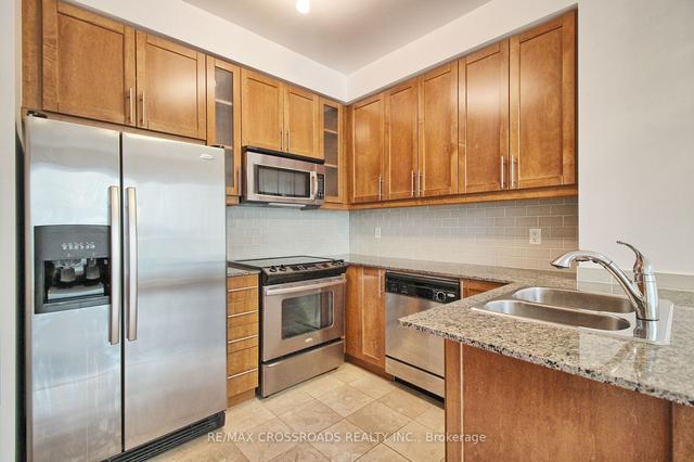 810 - 18 Holmes Ave, Condo with 2 bedrooms, 2 bathrooms and 1 parking in Toronto ON | Image 2