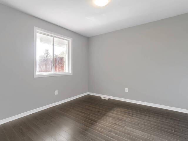 882 Robson St, House attached with 2 bedrooms, 2 bathrooms and 5 parking in Oshawa ON | Image 9