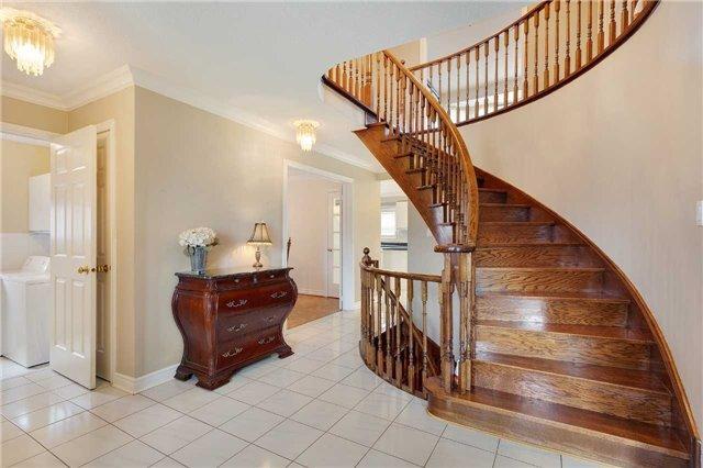 104 Waterside Cres, House detached with 4 bedrooms, 4 bathrooms and 4 parking in Vaughan ON | Image 4